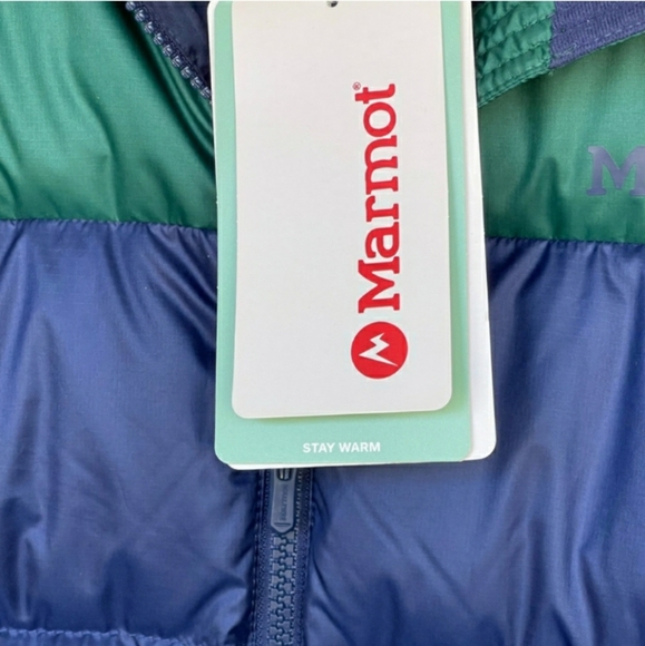 ⛷ Marmot Women's Guide Down Hoody - Arctic Navy/Botanical Green - 700 Fill Power - Picture 2 of 7